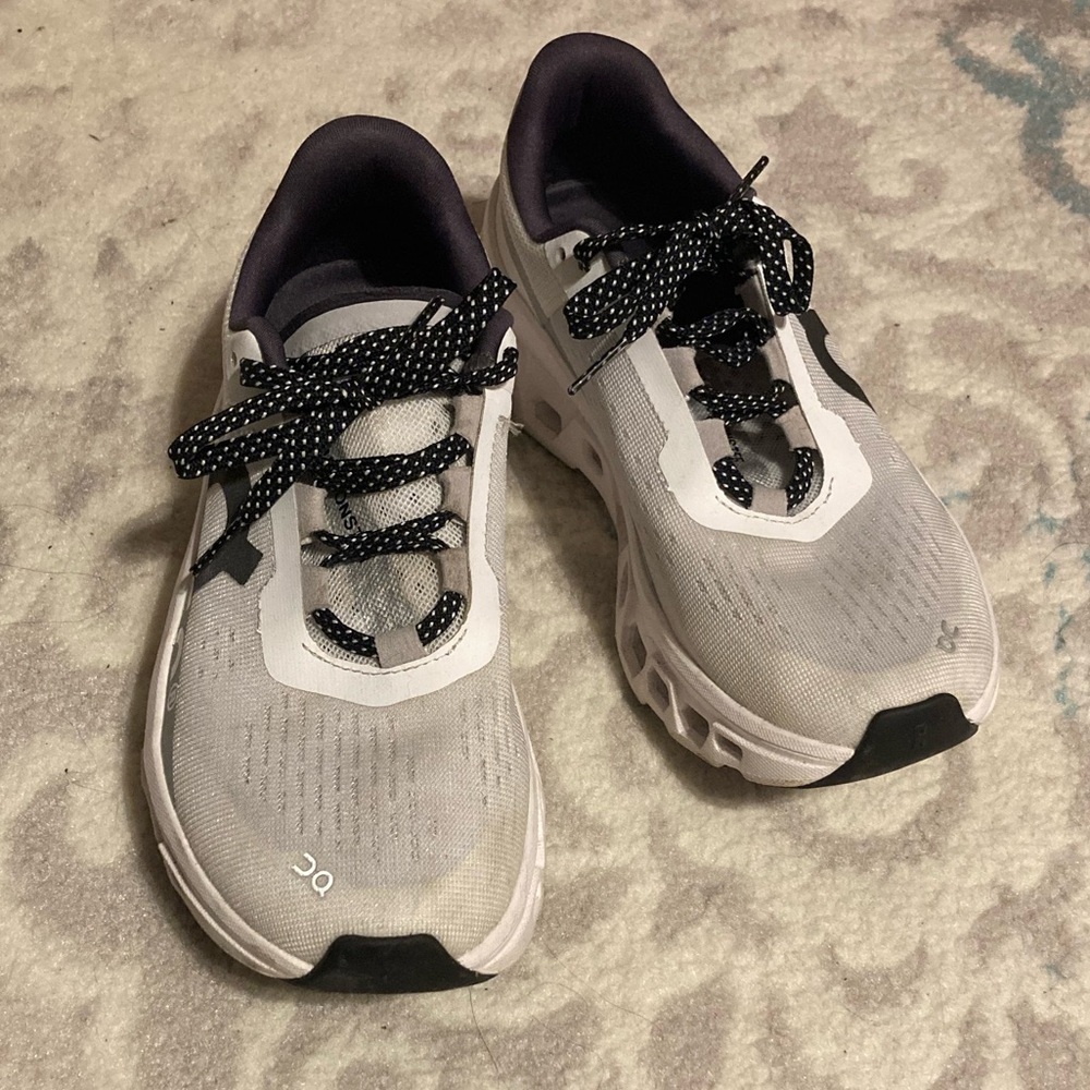 On Cloud White/Grey Sneakers